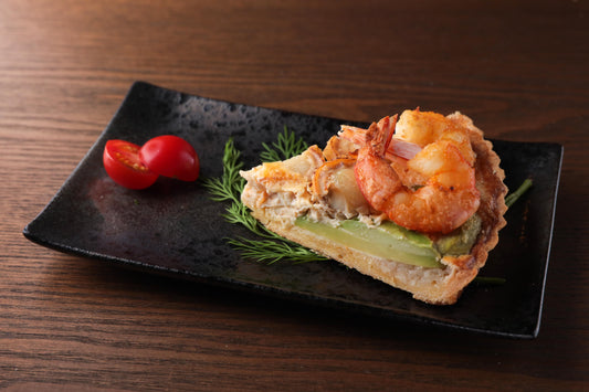 ⑫【季節・夏】シーフードとアボカドのサワークリームキッシュ